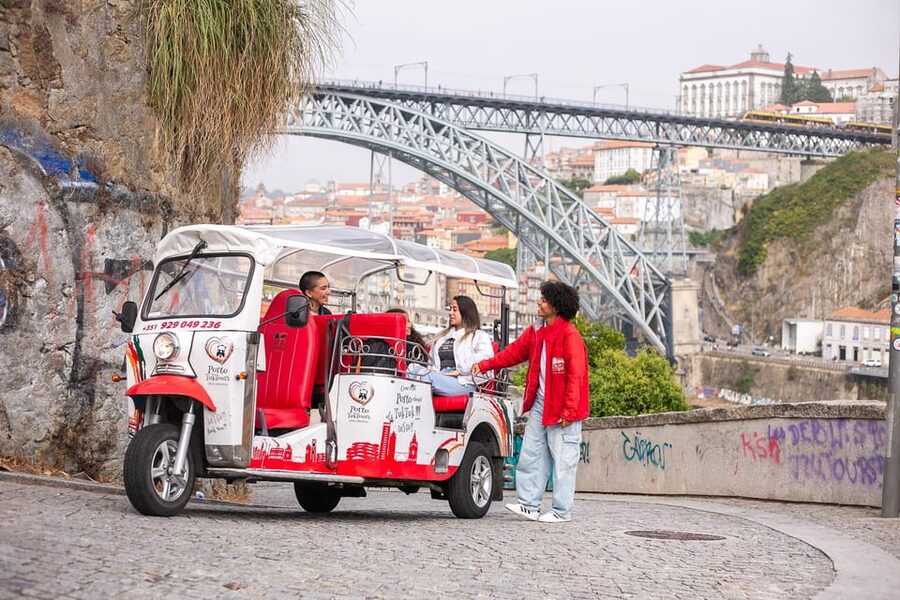 Oporto Tuk-Tuk Tour: Fast, Fun & Flexible – 1H to Full Day! - Choosing between one, two, and four hours