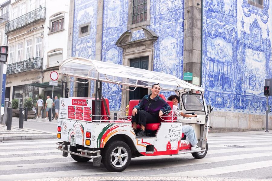 Oporto Tuk-Tuk Tour: Fast, Fun & Flexible – 1H to Full Day! - Clérigos, Batalha, and the old center
