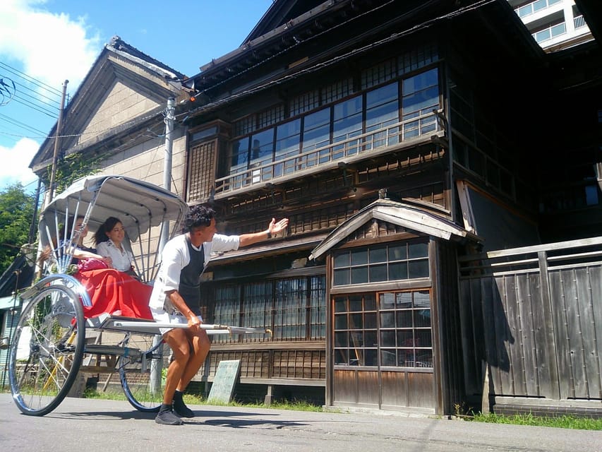Otaru: Private Otaru Sightseeing Tour by Rickshaw - Why a Rickshaw Works So Well in Otaru