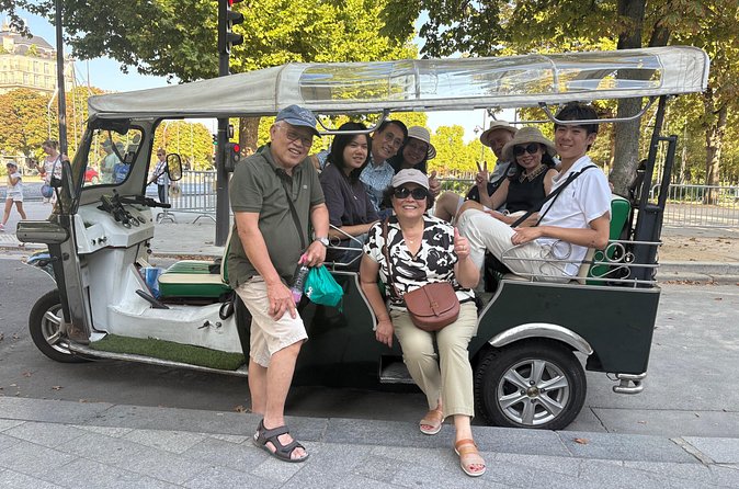 Paris 3 hour Private Sightseeing Tour in Electric Tuk Tuk - Louvre, Eiffel Tower, and Pont Alexandre III