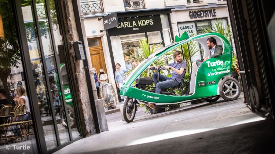 Paris: Private guided tour in Rickshaw bike - Gustave Eiffel - Finishing at the Flame of Liberty