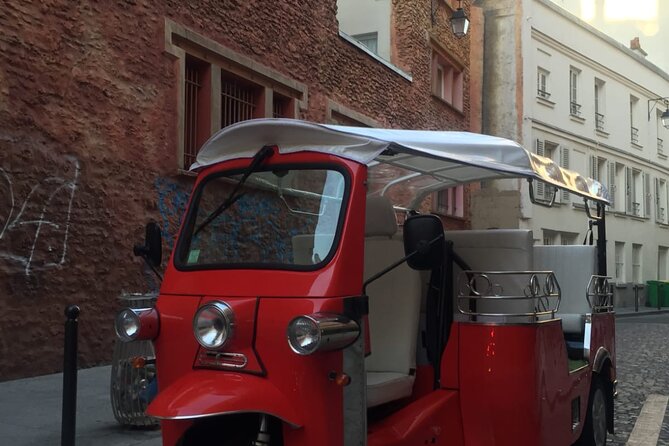 Paris Sightseeing by Tuk Tuk Golf Cart 2 hours - The Eiffel Tower and École Militaire