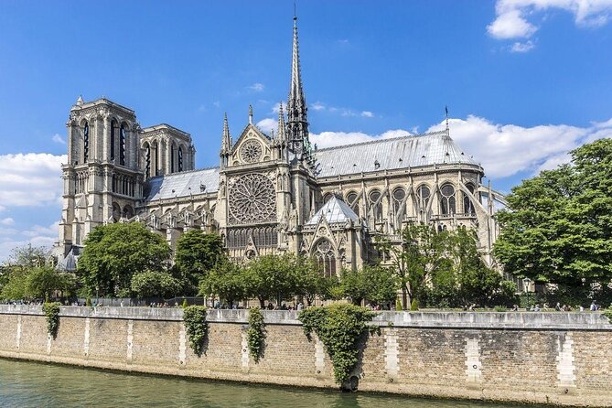 Paris with a Tuk Tuk - Private 2-Hour TukTuk Tour - Key points at a glance
