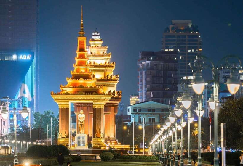 Phnom Penh: 9 Exciting Spots Evening Tuk-Tuk Tour - Why an evening tuk-tuk is a smart first look at Phnom Penh