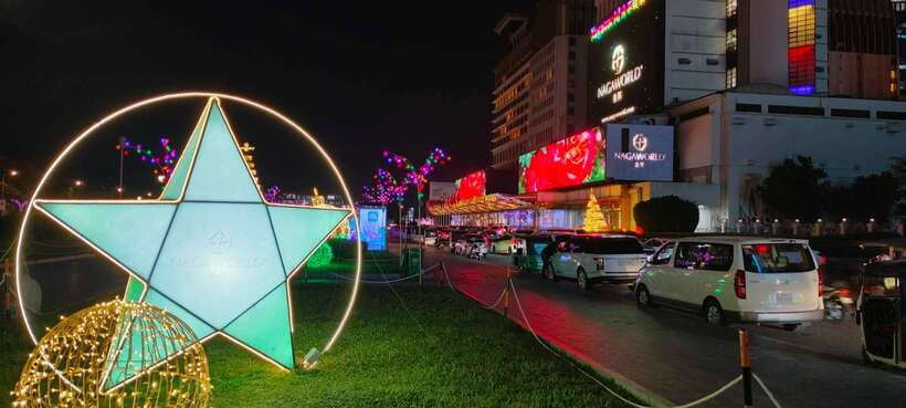 Phnom Penh: City Sights Evening or Half day Tour by Tuk Tuk - Independence Monument and the Sihanouk Statue