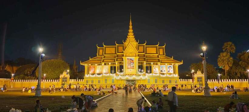 Phnom Penh: City Sights Evening or Half day Tour by Tuk Tuk - Wat Phnom, the City’s Elevated Starting Point