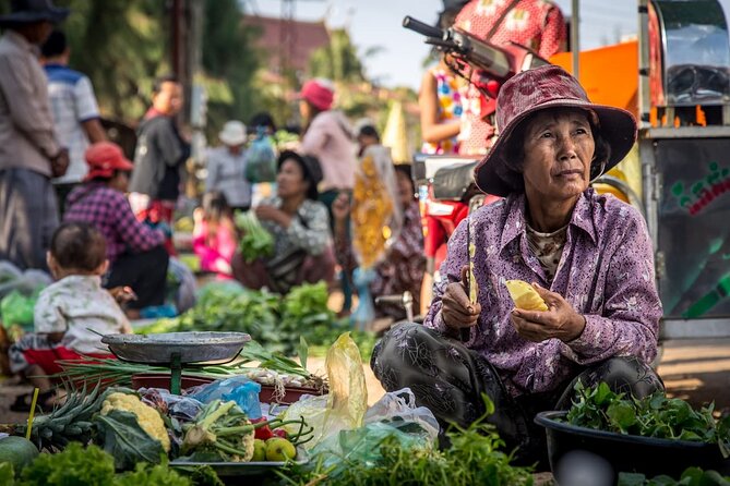 Phnom Penh city Tour by Cyclo - Wat Phnom gives the afternoon a historical anchor