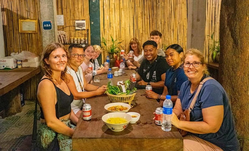 Phnom Penh: Evening City Tour by Tuk Tuk with 1 Dinner - Why an evening tuk tuk ride works well in Phnom Penh