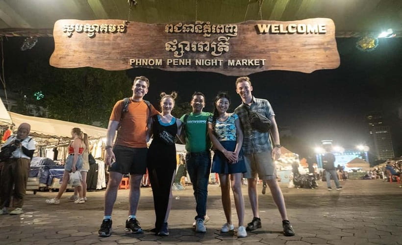 Phnom Penh: Evening City Tour by Tuk Tuk with 1 Dinner - Norea Island and the final river views