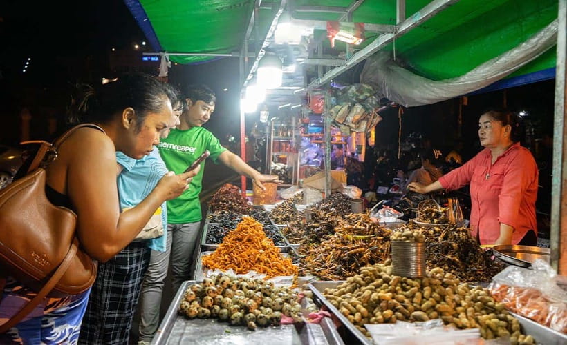 Phnom Penh: Evening Food Tour with Drinks & Tuk Tuk Included - Practical advice for making the night comfortable