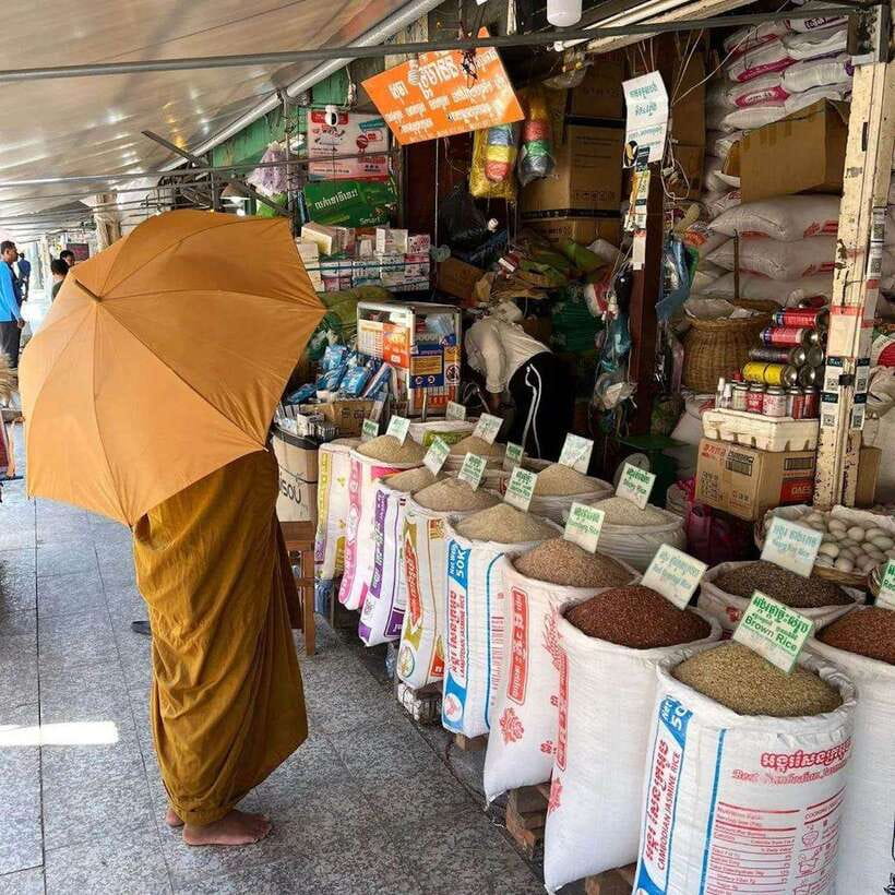 Phnom Penh | Food & Street Art Half Day Tour by Tuk Tuk - Guides, drivers, and group style