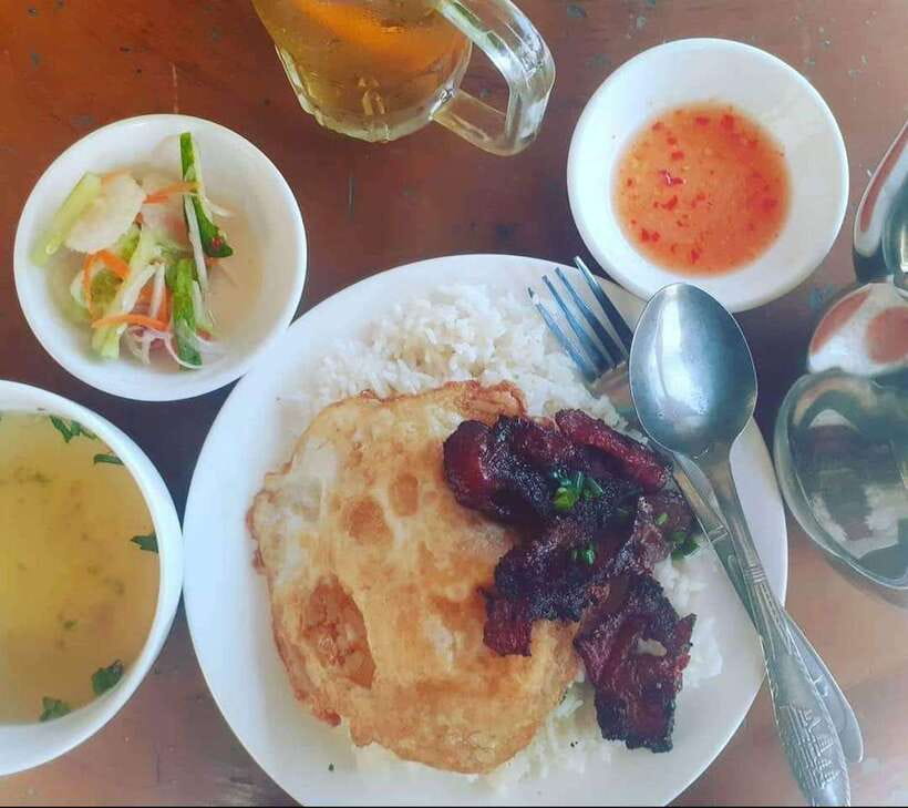 Phnom Penh | Food & Street Art Half Day Tour by Tuk Tuk - Searching Phnom Penh’s back alleys for murals
