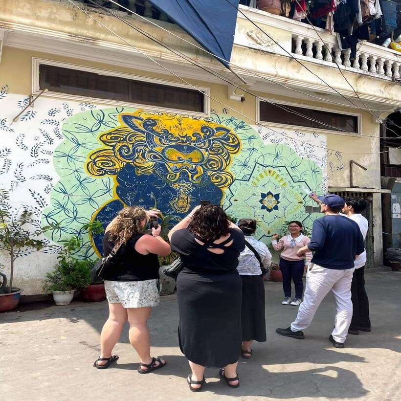 Phnom Penh | Food & Street Art Half Day Tour by Tuk Tuk - Wat Botum Park and the city between stops
