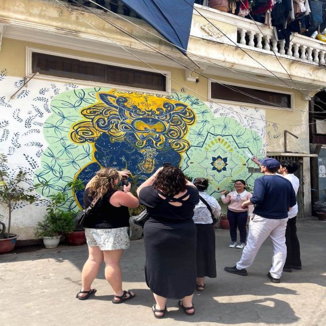 Phnom Penh | Food & Street Art Half Day Tour by Tuk Tuk - Independence Monument and the final surprise
