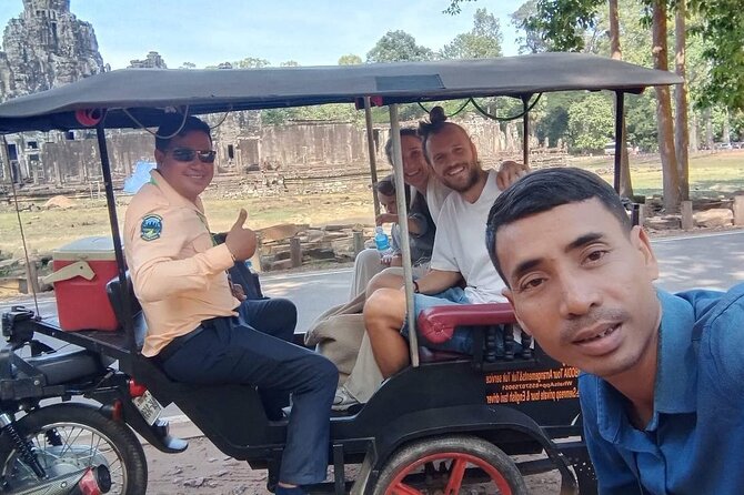 Phnom Penh Full Day Private Tour By Tuk Tuk or Taxi Car - Tuk-tuk or air-conditioned car?