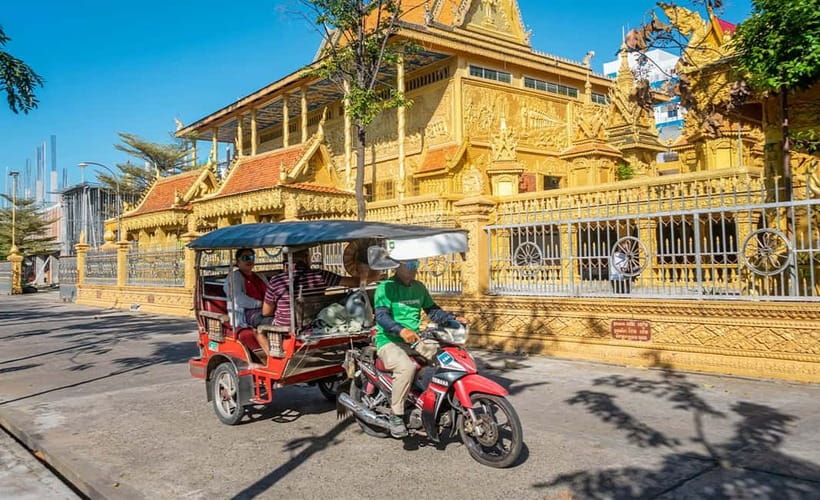 Phnom Penh Haft Day Tour to Silk Island by Tuk Tuk - Village roads and Cambodian countryside