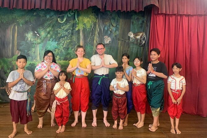 Phnom Penh Morning Breakfast, Market and Art Tour by Tuktuk - Key Things to Know Before You Book