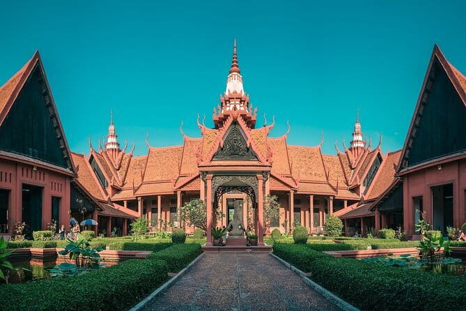 Phnom Penh Morning Breakfast, Market and Art Tour by Tuktuk - Timing, Comfort, and Practical Details
