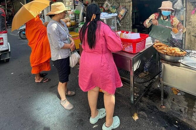Phnom Penh Morning Breakfast, Market and Art Tour by Tuktuk - Ang Eng Market and Sister Mao’s Curry Paste