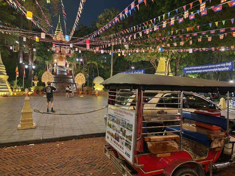 Phnom Penh: Private Tuk-Tuk Tour with English-Speaking - A private way to get your Phnom Penh bearings