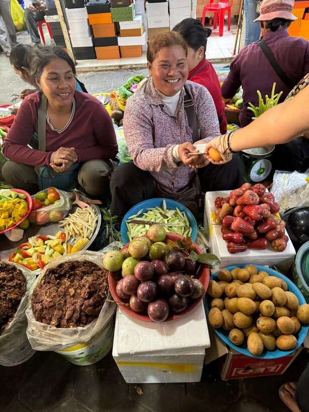 Phnom Penh's Ultimate Street Food Tour by Tuk Tuk - Wat Phnom: the main meal and a longer pause
