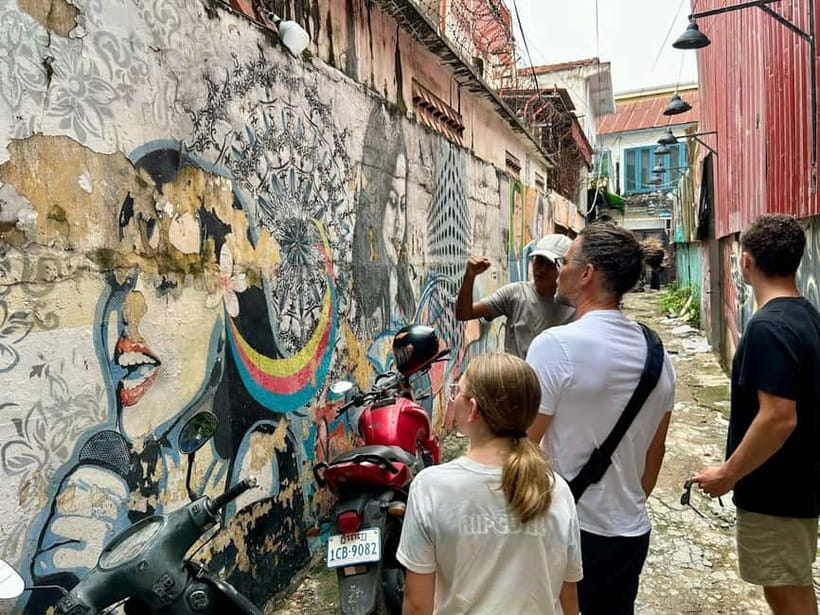 Phnom Penh: Street Art and Noodle Tour by Tuk Tuk - Starting With a Tuk Tuk Ride