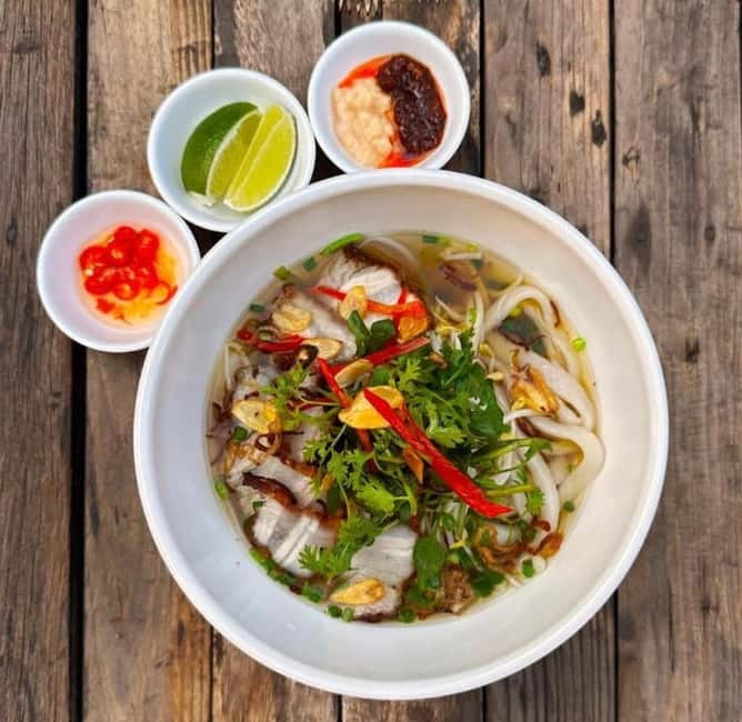 Phnom Penh: Street Art and Noodle Tour by Tuk Tuk - The First Noodle Tasting