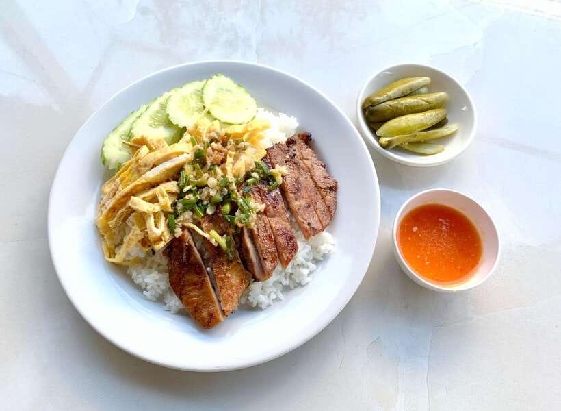 Phnom Penh: Street Art & Food Tour by Tuk-Tuk - Small tastings, big flavors, and a very full itinerary