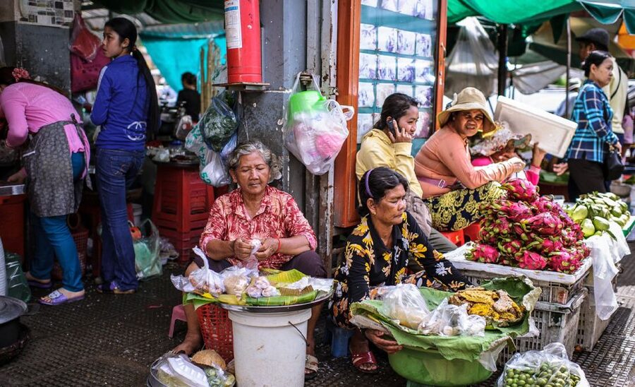 Phnom Penh: Street Art & Food Tour by Tuk-Tuk - Street art around Sangkat Boeung Kak 1