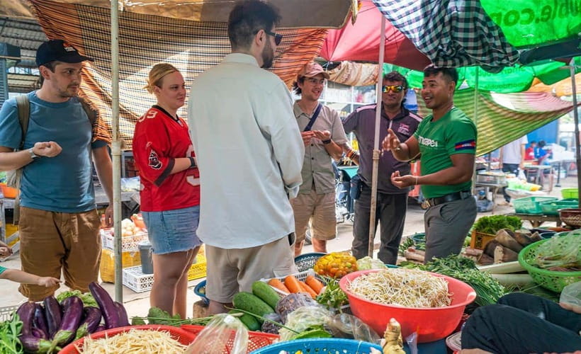 Phnom Penh to Silk Island By Tuk-Tuk with local Expert - Riding through Akreiy Ksatr Village