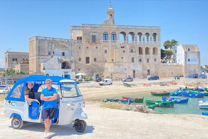 Polignano a Mare: Vintage Private Tour in TukTuk - Meeting Domenico Modugno in statue form