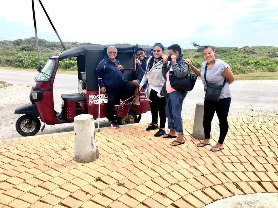 Port Elizabeth tuk-tuk tour, experience the natural beauty. - Heritage sites and the old fort