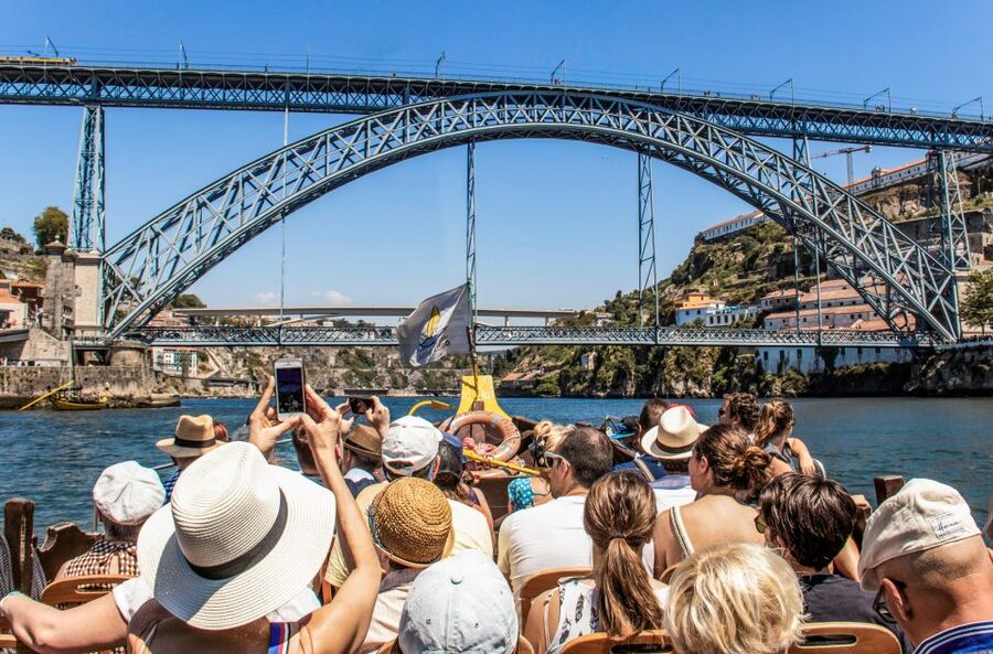 Porto: Guided Tour by Tuk-Tuk & Optional Douro River Cruise - Aliados Avenue, Clerigos Tower, and Lello Bookshop
