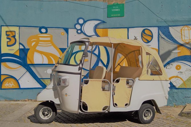 Porto Guided Tour to the Historical Center on a Tuk Tuk - The cathedral terrace and Episcopal Palace