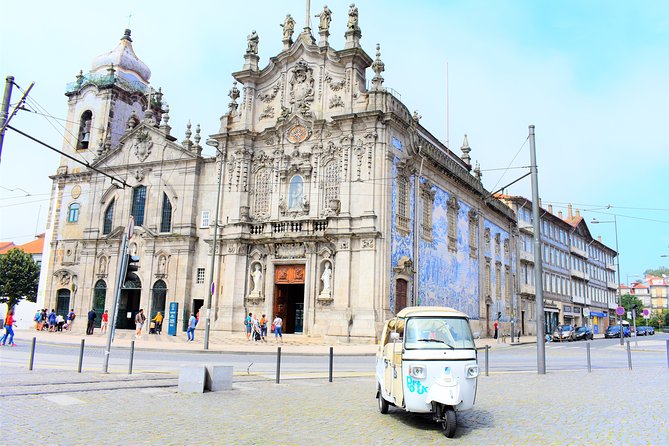 Porto Guided Tour to the Historical Center on a Tuk Tuk - São Bento Station and Porto’s grand squares