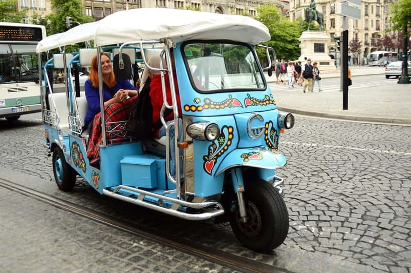 Porto: Historic Center Tuk-Tuk Tour - The river view and viewpoint stop