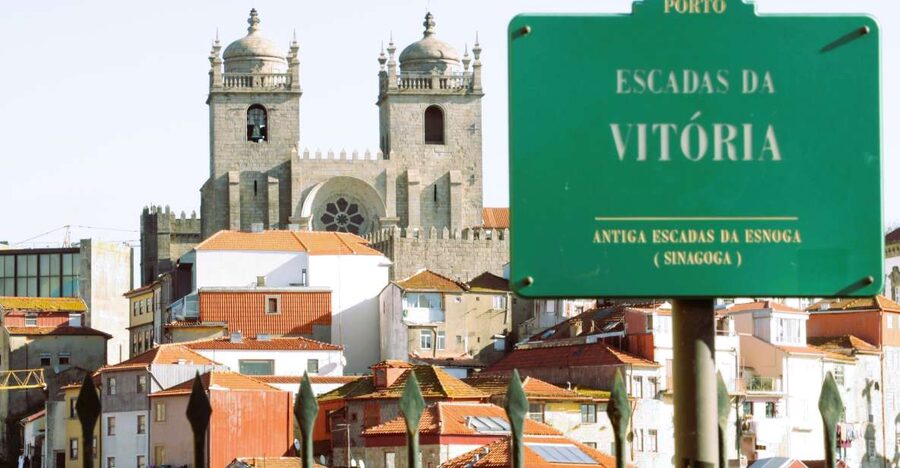 Porto: Jewish Heritage Private Tour by Tuk Tuk - Miragaia, the quarter of wealthy Jewish residents