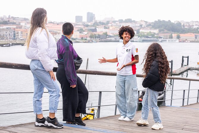 Porto: One Tour, a Thousand Stories on Tuk Tuk - 2 Hours - Praça da República and the central city
