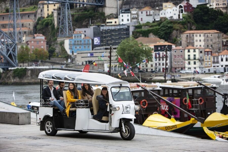 Porto: Private Sightseeing Tour by Electric Tuk Tuk - Why a private tuk-tuk works well in Porto