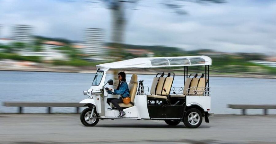Porto: Private Sightseeing Tour by Electric Tuk Tuk - Clérigos Tower and Avenida dos Aliados
