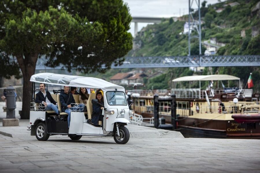 Porto: Private Sightseeing Tour by Electric Tuk Tuk - Palácio de Cristal and the city’s open views
