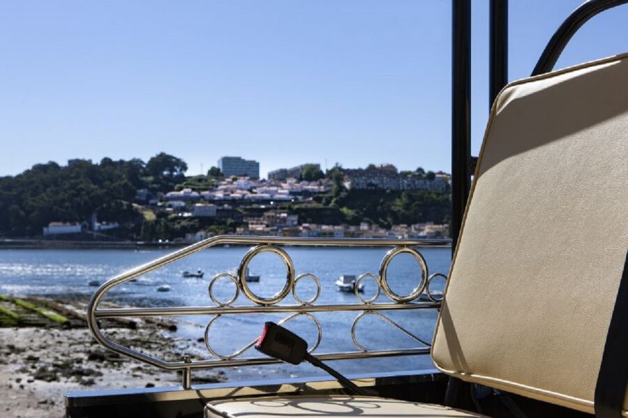 Porto: Private Sightseeing Tour by Electric Tuk Tuk - Comfort, bumps, and who should avoid it