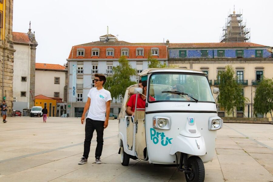 Porto: Private Tuk-Tuk Tour with Short Walks and Wine - Clérigos, Lello, and Lion’s Square