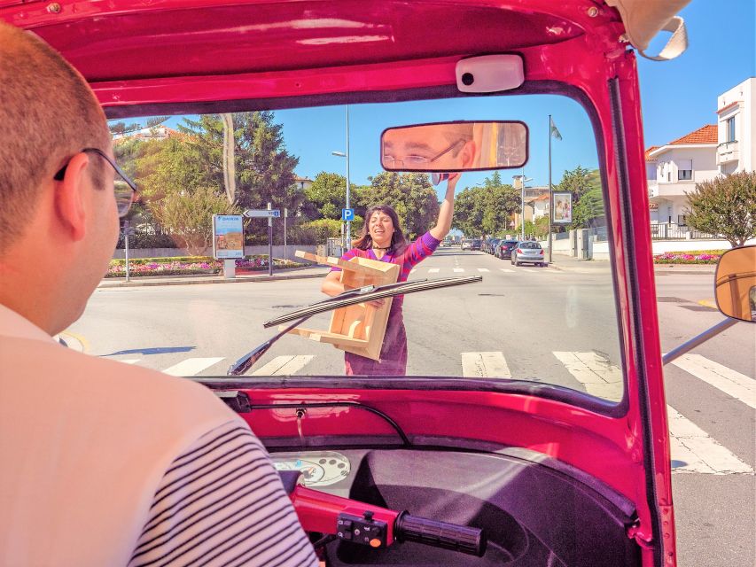 Porto: Private Tuk-Tuk Tour with Short Walks and Wine - The guides make the difference