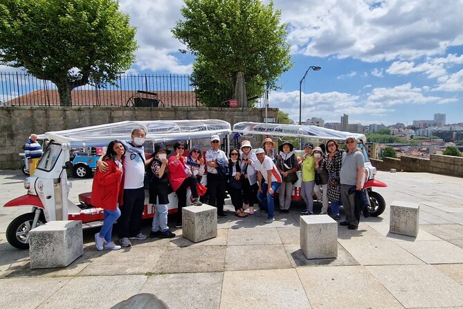 Porto: tuk tuk adventure tours old town 1h - Porto Cathedral and the first glimpse of the old city