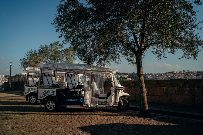 Porto Tuk Tuk: Clérigos, Seaside & Viewpoints - with Options - Key points to know before booking