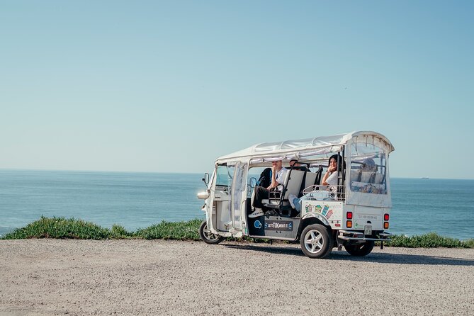 Porto Tuk Tuk: Clérigos, Seaside & Viewpoints - with Options - Starting at Batalha Square