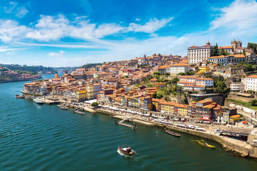 Porto: Tuk-Tuk Tour, Douro River Cruise, and Wine Tasting - The walking tour and how to use it