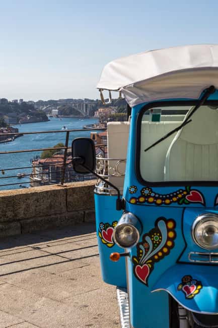Porto: Tuk Tuk Tour with Olive Oil Tasting - São Bento Station and the City’s Details