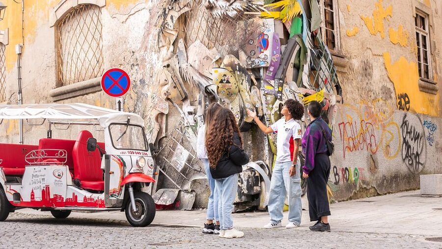 Porto: Tuk tuk Tours with Port Wine Tasting - Key points at a glance